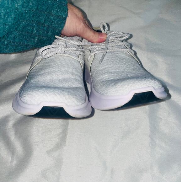 Vessi Everyday Move Waterproof Sneakers - Woman's Size 8 - Worn Once - Picture 6 of 11